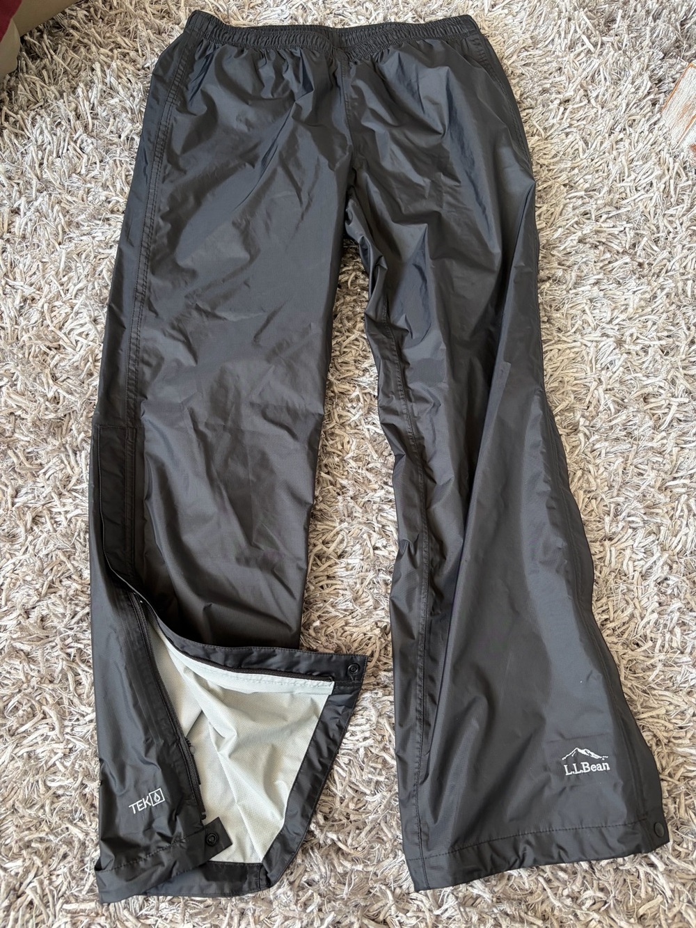 L.L. Bean trail model Black Waterproof Rain Pants small Petite new